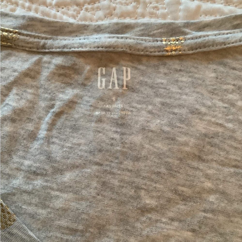 Gap tee - Picture 2 of 2